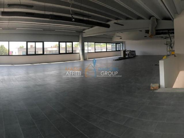 Ufficio in affitto a Sant'Antonio, Carrara