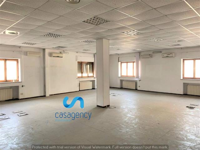 Ufficio in affitto a Casagiove, Campania