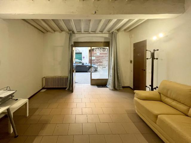 Ufficio in affitto a Casalbuttano ed Uniti, Casalbuttano