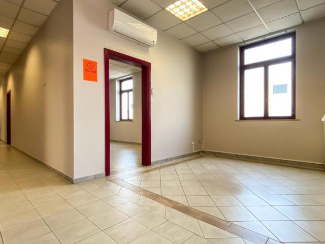 Ufficio in affitto a Casalmaggiore, Lombardia