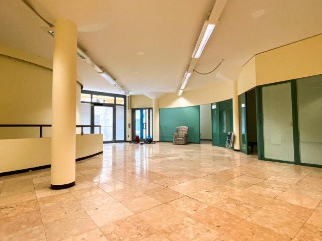 Ufficio in affitto a Casalmaggiore, Lombardia