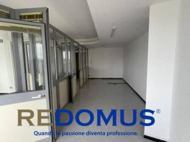 Ufficio in affitto a Casalnuovo Di Napoli, Campania