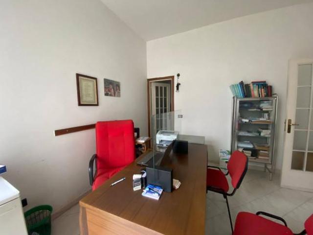 Ufficio in affitto a Casalnuovo Di Napoli, Campania
