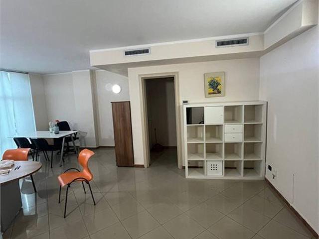 Ufficio in affitto a Casalnuovo Di Napoli, Campania