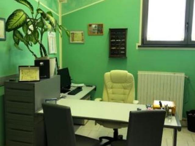 Ufficio in affitto a Cascina, Toscana
