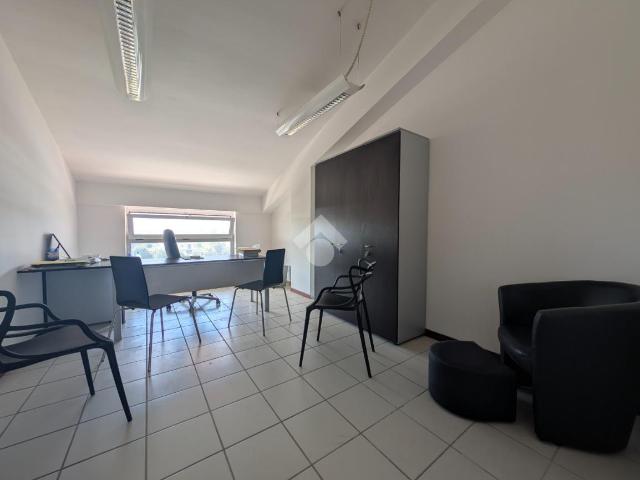 Ufficio in affitto a San Benedetto, Caserta