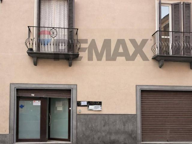Ufficio in affitto a Casoria, Campania
