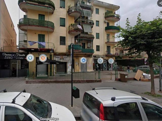 Ufficio in affitto a Casoria, Campania