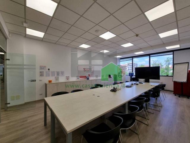 Ufficio in affitto a Villa Pompea, Cassina De' Pecchi