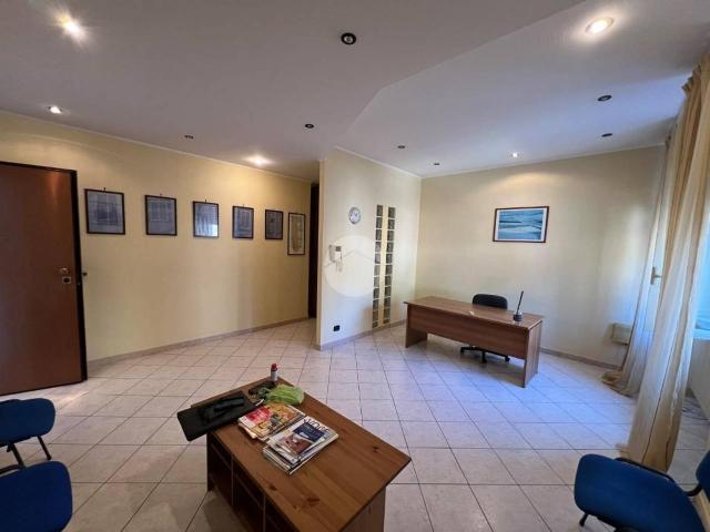Ufficio in affitto a San Silvestro, Cassino
