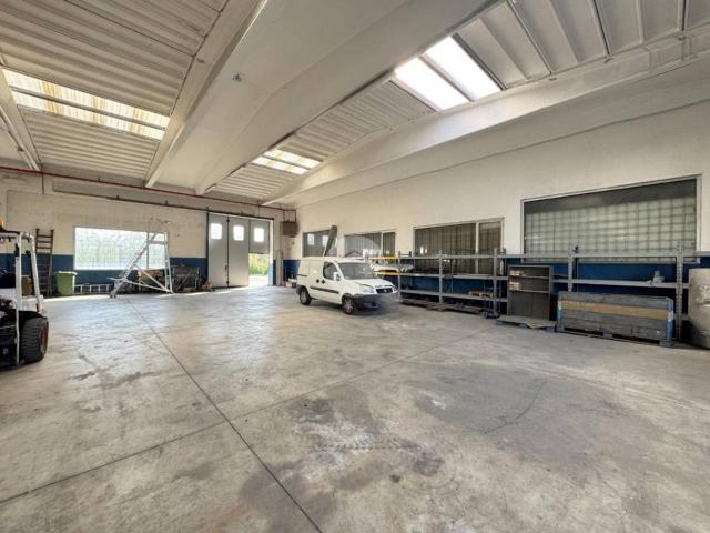 Ufficio in affitto a Castegnato, Lombardia