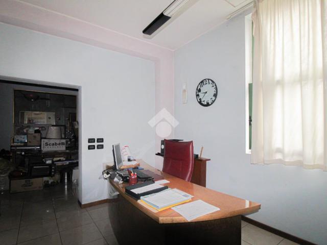 Ufficio in affitto a Castelcovati, Lombardia