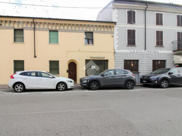 Ufficio in affitto a Castelleone, Lombardia