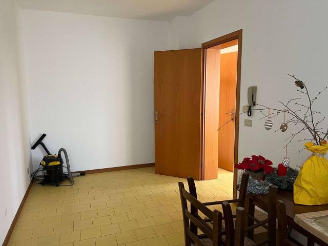 Ufficio in affitto a Castelnovo Del Friuli, Friuli-Venezia Giulia