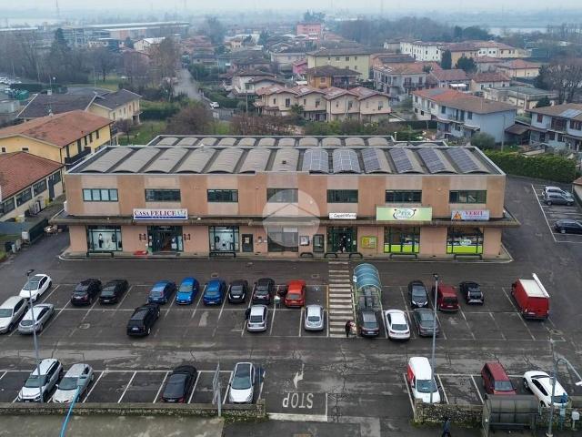 Ufficio in affitto a Zona Est, Brescia