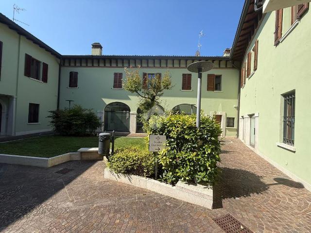 Ufficio in affitto a Castiglione Delle Stiviere, Lombardia