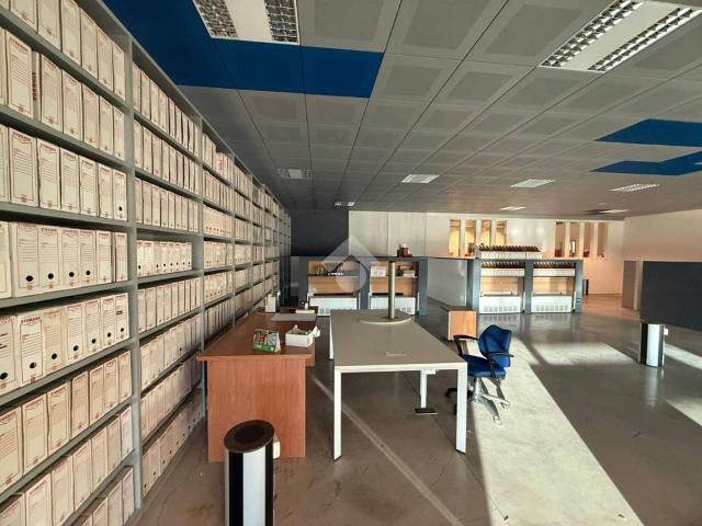 Ufficio in affitto a Castiglione Delle Stiviere, Lombardia