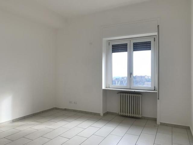 Locale Commerciale in affitto a Calabria, Catanzaro