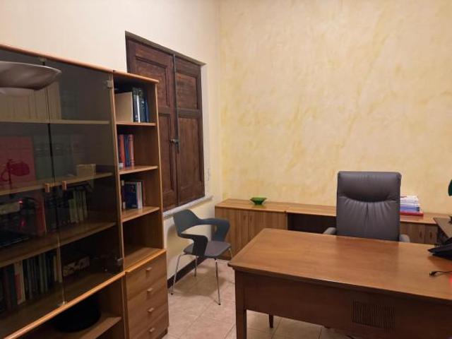 Ufficio in affitto a Siano, Calabria
