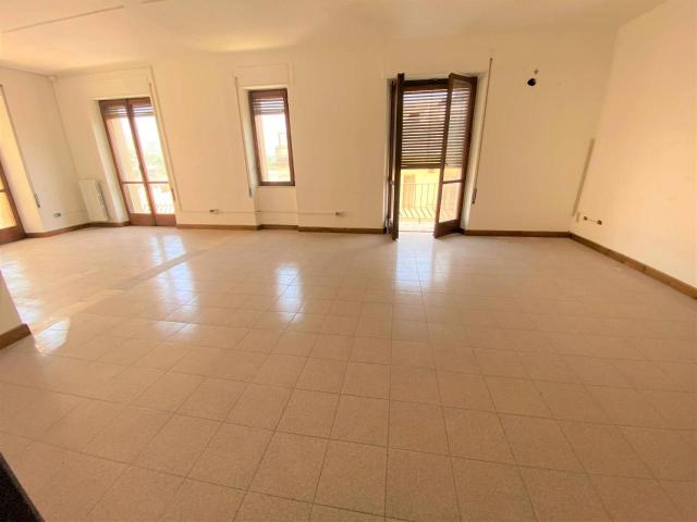 Ufficio in affitto a Siano, Calabria