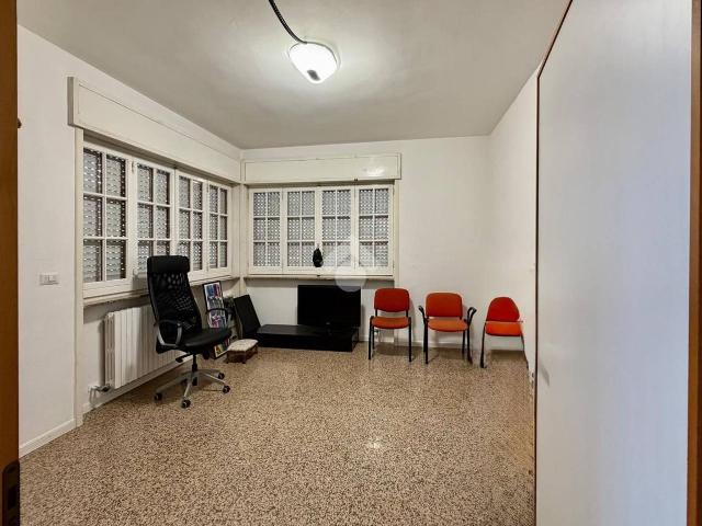 Ufficio in affitto a Puglia, Lecce