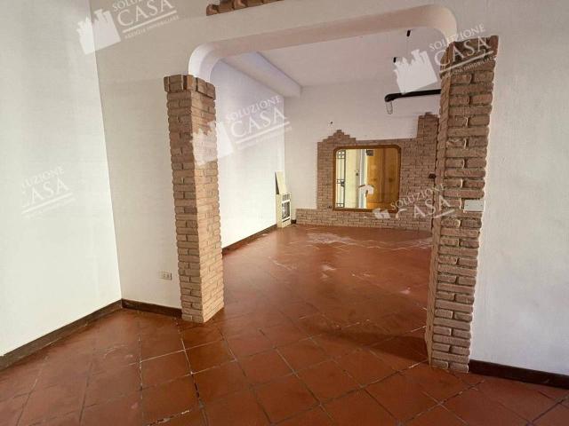 Ufficio in affitto a Unione Alto Ferrarese, Cento