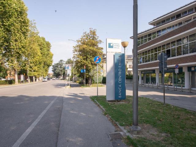 Ufficio in affitto a Unione Alto Ferrarese, Cento