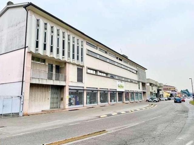 Ufficio in affitto a Cesano Maderno, Lombardia