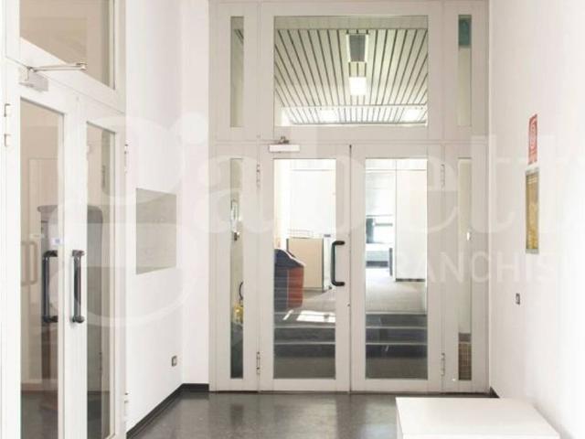 Ufficio in affitto a Cesano Maderno, Lombardia