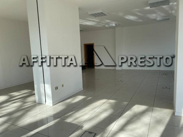 Ufficio in affitto a Unione dei comuni Valle del Savio, Cesenà