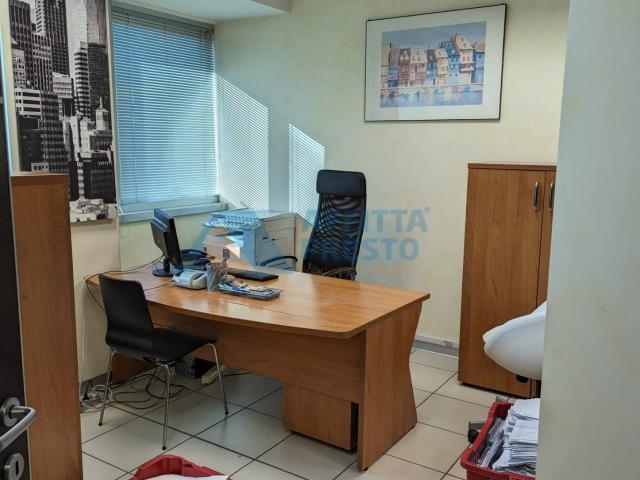 Ufficio in affitto a Unione dei comuni Valle del Savio, Cesenà