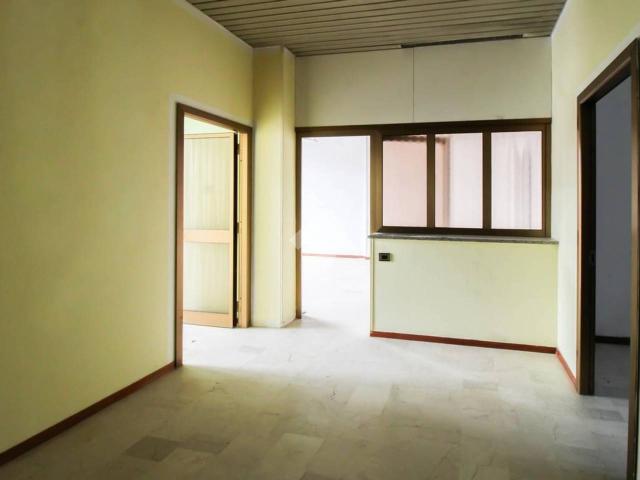 Ufficio in affitto a Chiari, Lombardia