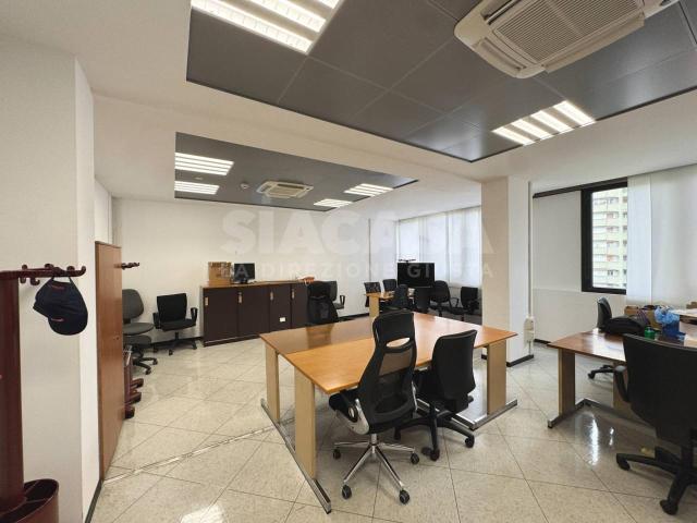 Ufficio in affitto a Zona Omogenea Milano Nord, Cinisello Balsamo