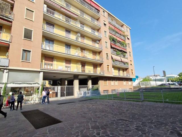 Ufficio in affitto a Zona Omogenea Milano Nord, Cinisello Balsamo