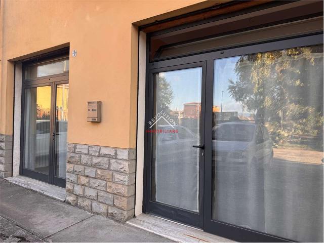 Ufficio in affitto a Cenerente, Italia