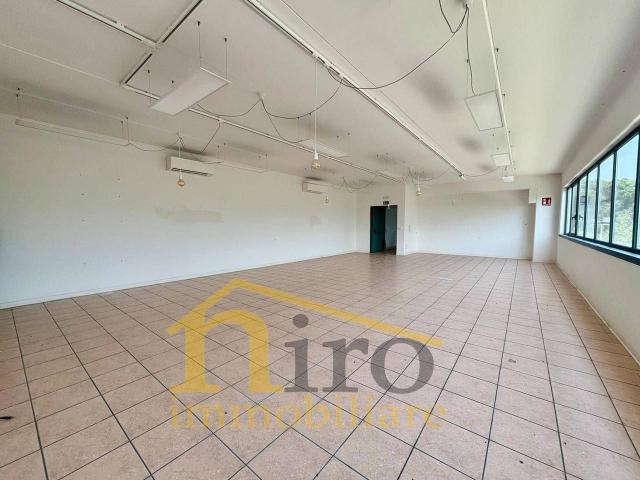Ufficio in affitto a Città Sant'angelo, Abruzzo