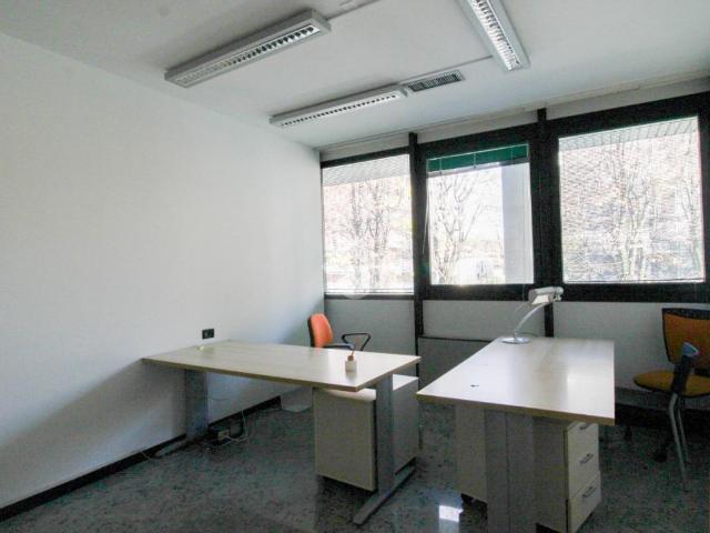 Ufficio in affitto a Cologno Monzese, Lombardia