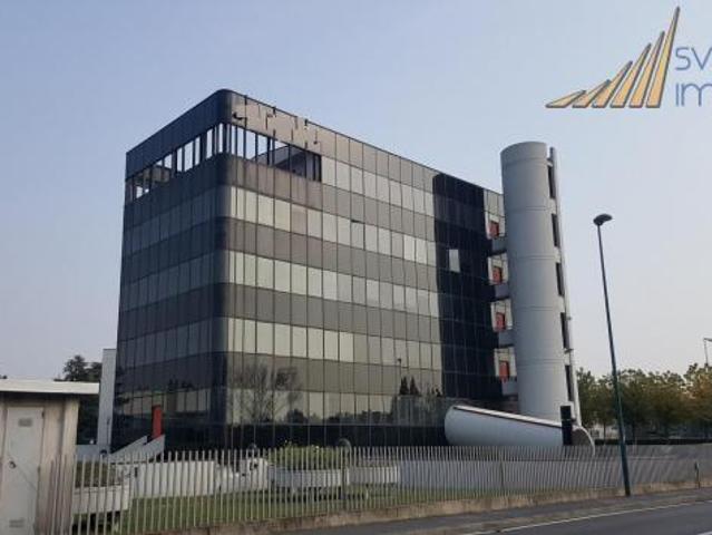 Ufficio in affitto a Cologno Monzese, Lombardia
