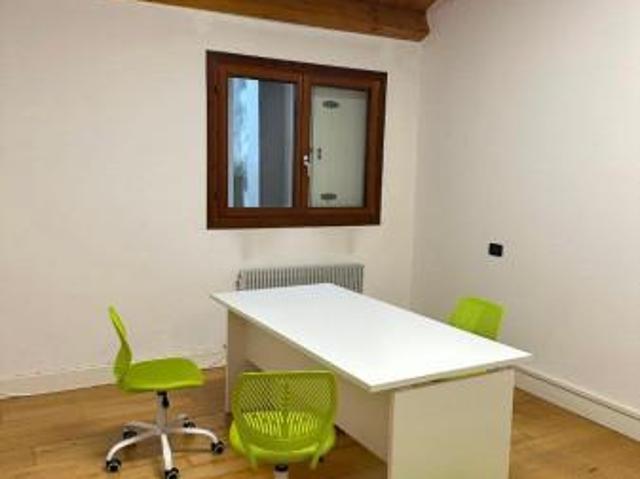 Ufficio in affitto a Conegliano, Veneto