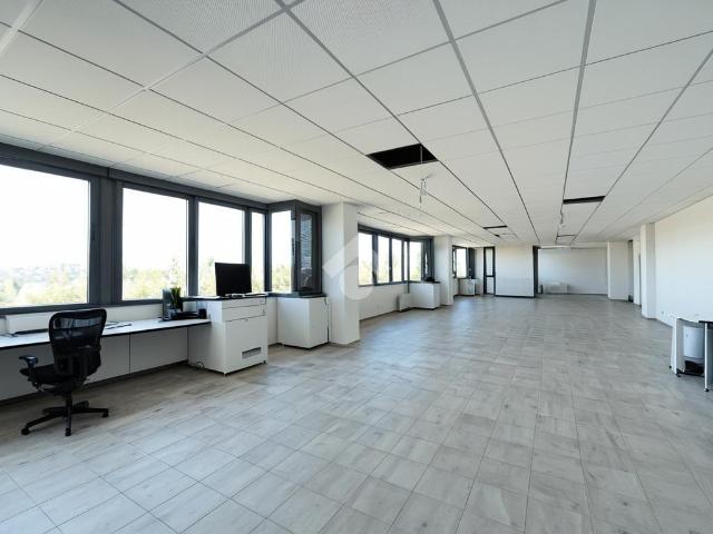Ufficio in affitto a Pianura Reggiana, Re