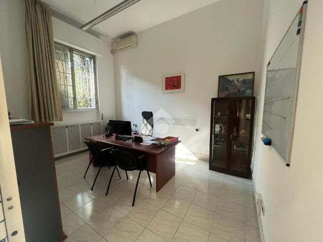 Ufficio in affitto a Quartiere Lavagna, Corsico