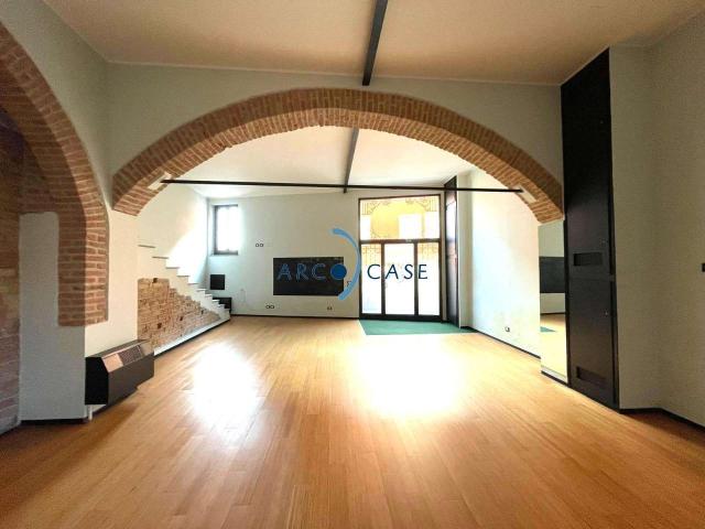 Ufficio in affitto a Le Villette, Crema