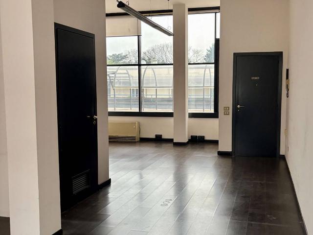 Ufficio in affitto a Crema Nuova, Crema