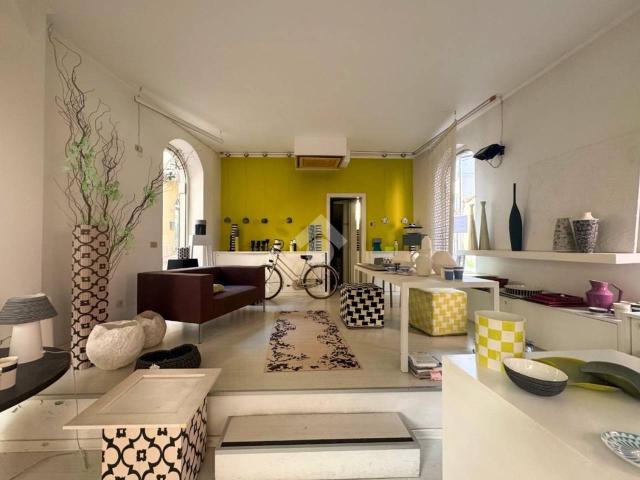 Ufficio in affitto a Desenzano Del Garda, Lombardia