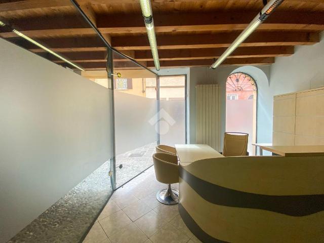 Ufficio in affitto a Rivoltella del Garda, Desenzano Del Garda