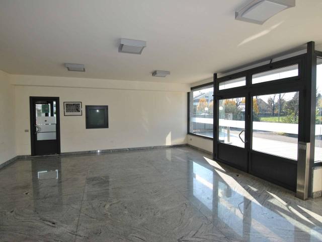Ufficio in affitto a Prati, Desio