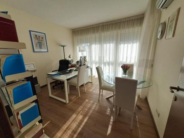 Locale Commerciale in affitto a Unione dei Comuni Circondario dell'Empolese Valdelsa, Empoli