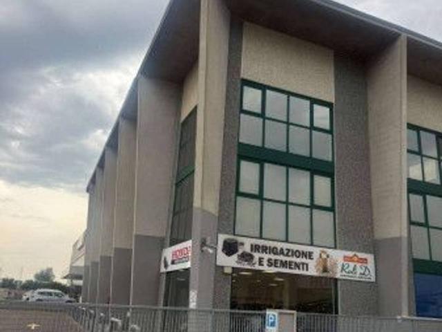 Ufficio in affitto a Unione dei comuni del Distretto Ceramico, Fiorano Modenese