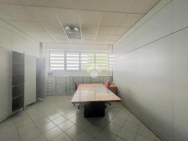 Ufficio in affitto a Unione dei comuni del Distretto Ceramico, Fiorano Modenese
