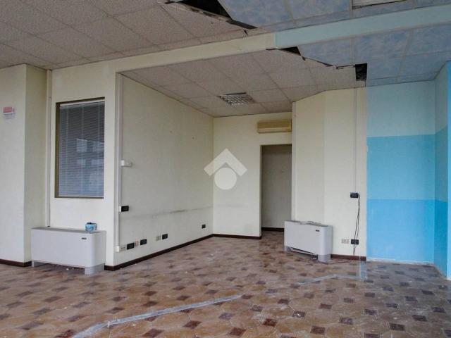 Ufficio in affitto a Unione dei comuni del Distretto Ceramico, Fiorano Modenese
